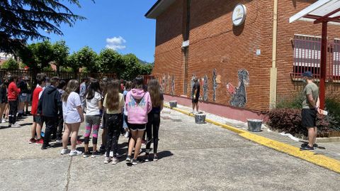 Un mural conmemora el 50 aniversario del IES Martaguisela