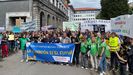 Concentraci�n de docentes frente a la Consejer�a de Educaci�n en Oviedo.