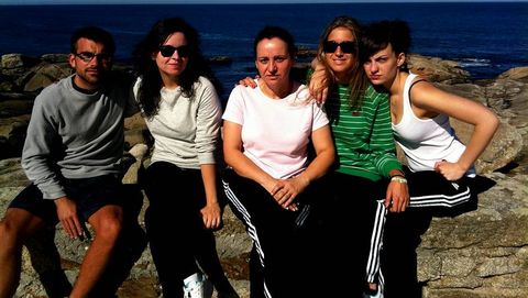 Un grupo de amigos, tras llegar a Mux�a desde Dumbr�a