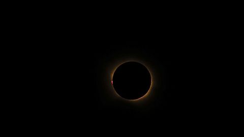 Fase de ocultaci�n total del eclipse visto desde la Muralla de Lugo.