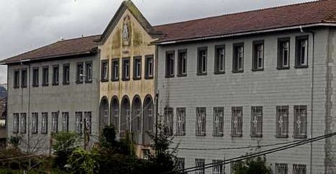 Fachada de la casa okupa que en el pasado fue el convento de las Oblatas.