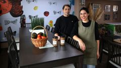 Javier Pouso y Mara Luaces apuestan por la filosofa slow food para gestionar el Dandy de Noia, especializado en desayunos