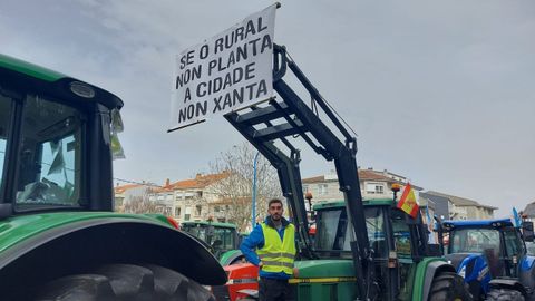 Xos Rivero, agricultor de A Limia, en la tractorada organizada en Xinzo