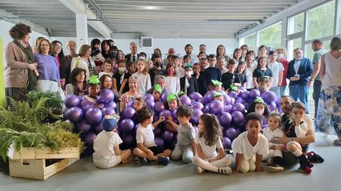 Entrega do premio do concurso exposición das Letras Galegas 2022 de la Xunta ó colexio Virxe do Camiño de Rubiá