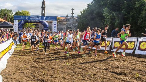 Participantes en la Carrera das Areas de Carnota en la edici�n del a�o 2024
