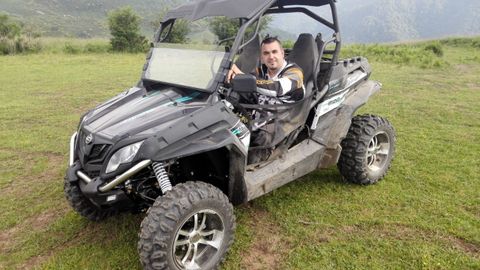 Miguel Men�ndez con su buggy