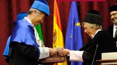El Nobel de F�sica, Takaaki Kajita, durante su investidura como Honoris Causa por la Universidad de Sevilla en marzo de este a�o