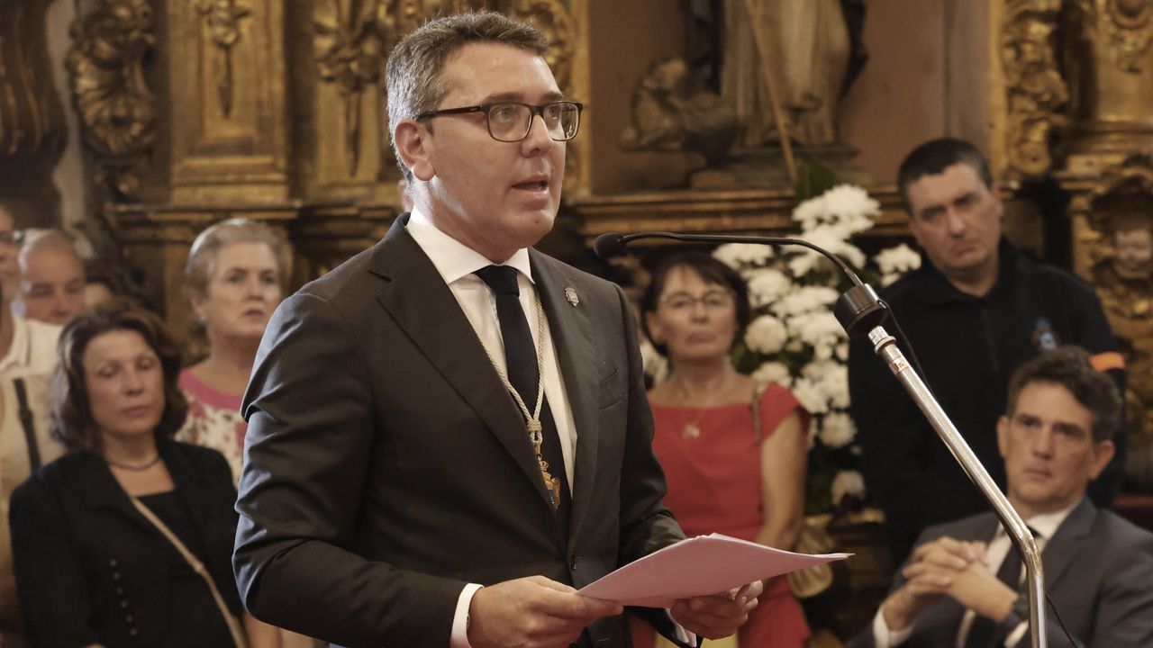 Rueda y Barbón izarán este viernes la nueva bandera de Ribadeo: «Queremos ser a Capital do Encontro de Galicia e Asturias»