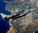 Un avi�n Harrier, sobre la base militar brit�nica Akrotiri en Chipre, en una imagen de archivo.