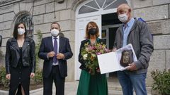 El actual alcalde entreg� un escudo del Concello de O Irixo a los hermanos de homenajeado