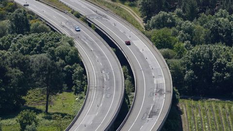 Mal estado de la autovía Rías Baixas A-52, en el viaducto de Vilaza sobre el Val de Monterrei.