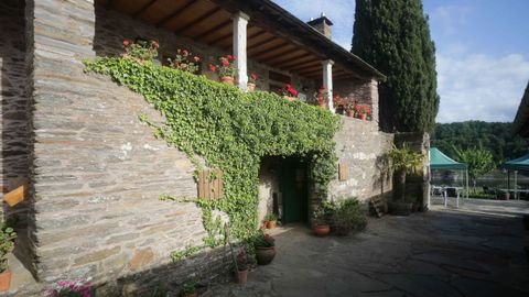 La casa cuenta con unas vistas privilegiadas al embalse de Portomarn