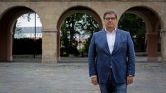 Abalde é reitor da universidade coruñesa desde o 2015