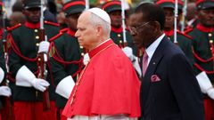 Le�n XIV, ayer en Guinea con Teodoro Obiang.