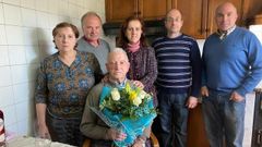 Antonio Mouro, de Santa Comba, cumpli� los 100 a�os este domingo.