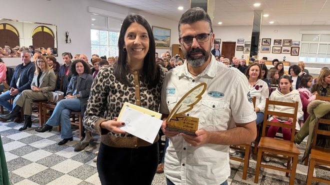 <span lang= gl >Manuel Lpez Rodrguez recogi en noviembre un premio en el certamen Albariza de Artes</span>