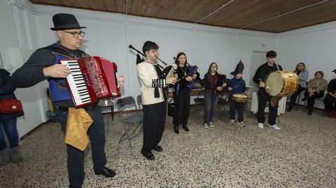 Cantos de Nadal con Trubisquia, onte en Bamiro