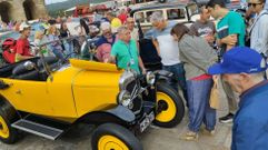 Concentraci�n de coches antiguos e hist�ricos en la praza do Obradoiro.