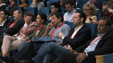Miembros de la Ejecutiva saliente con Javier Fern�ndez en el centro