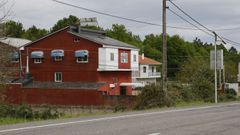 El club est� al pie de la N-525 en Cambeo