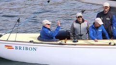 El rey emrito a bordo del Bribn, en un entrenamiento en la ra de Pontevedra el pasado marzo