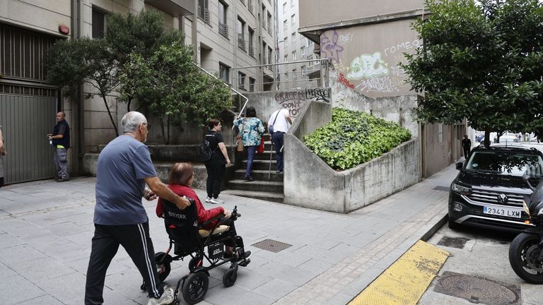 Escalinatas de la Traves�a do Monti�o, donde habr� un ascensor.