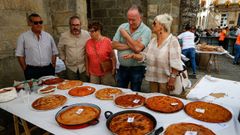 Imagen de archivo del jurado evaluando las empanadas.