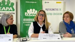 La consejera de Educaci�n, Lydia Espina, entre la presidenta del Consejo Escolar del Estado, Encarna Cuenca, y la presidenta de Ceapa, Mar�a Capell�n.