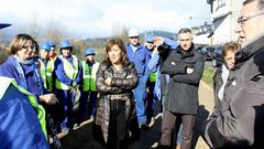 La conselleira de Traballo, Beatriz Mato, visitando los trabajos que realizan los alumnos del obradoiro de O Barco, Carballeda y Rubi�