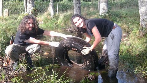 Rubi Esteban y Sandra Goded en una de las actuaciones de conservación