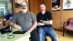 Manuel Pazos y DJ Quini, ayer en los estudios de Radio Voz Berganti�os 