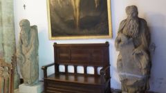 Las estatuas del maestro Mateo se encuentran en la capilla del pazo de Meir�s