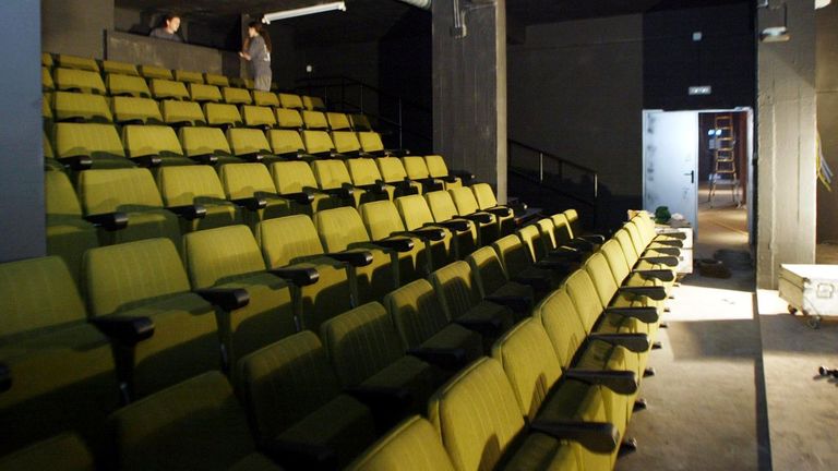 El Teatro Ensalle acoge el Festival Catropezas, en Vigo.