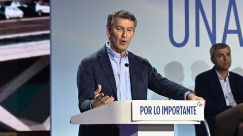 El presidente del Partido Popular, Alberto N��ez Feij�o, durante la clausura del acto de presentaci�n de la 'Declaraci�n de Zaragoza', en el World Trade Center