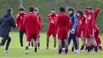 Entrenamiento de la primera plantilla del Racing en el campo de A G&aacute;ndara