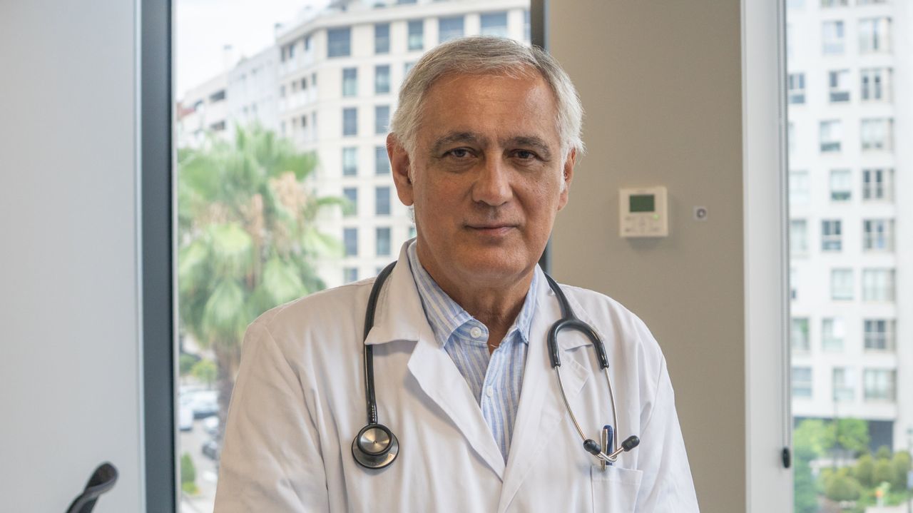 Fallece Enrique Rodríguez, el médico de El Corte Inglés y Alcampo que promovió la salud laboral en Galicia