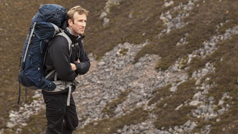 Robert Macfarlane escribe con afn exploratorio y atencin minuciosa a las palabras