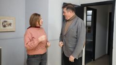 El concejal de Educaci�n, Juan Ignacio Borrego, con la directora del CEIP V�ctor L�pez Seoane de A Coru�a, Mari Carmen Franco