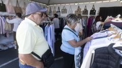 Entre los puestos del MercaEdillo reina la moda para todos los p�blicos.