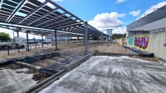 Parque de energas alternativas. Intento fallido en la poca del tercer mandato de Orozco de convertir esta zona de O Ceao en un lugar de generacin de energa con paneles solares, aerogeneradores y agua. Este solar lleva aos sin uso y desmantelado