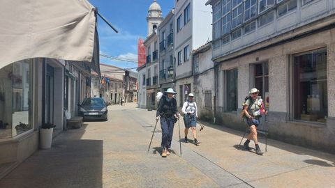 Cami�o de Ovedo es una arteria de la Praza do Convento, en la zona hist�rica de Melide