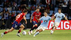 Pablo Dur�n y Javi Rodr�guez, durante el Celta-Osasuna.