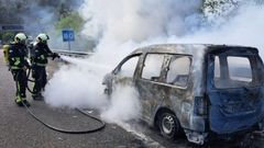 Incendio de un vehculo en Villaviciosa