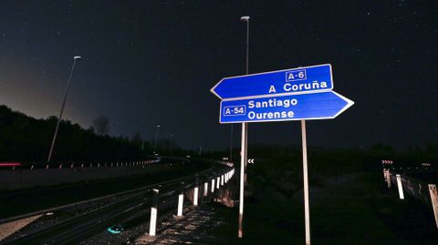 FOTOGRAFIA NOCTURNA DE LA ILUMINACION DEL ACCESO / SALIDA DE LA AUTOVIA A6 (A-6) EN NADELA
TRAFICO, TRANSPORTES, NOCHE