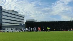 Los jugadores del Rayo Cantabria y del Vetusta antes del comienzo del partido