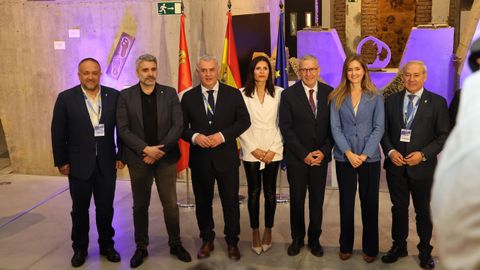 Tomé y la ministra en el encuentro celebrado en Ponferrada