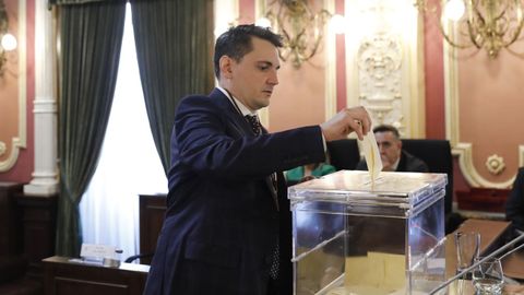 Votacin de Francisco Lorenzo, de Democracia Ourensana.