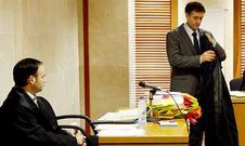 El letrado Antonio Neira se quita la toga para pasar de ser abogado defensor a acusado.