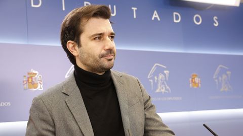 El diputado de Podemos, Javier Snchez Serna, durante una rueda de prensa ofrecida en el Congreso de los Diputados.