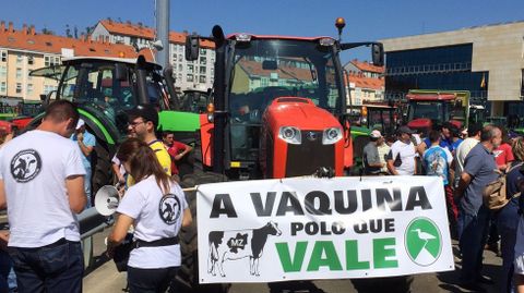 Este tractor de Mazaricos ser el primero en salir y encabezar la marcha.